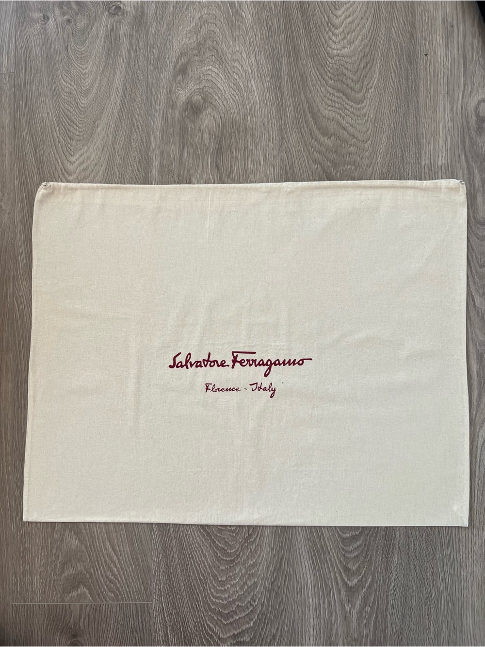 Ferragamo dust bag (C823)